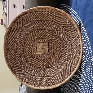 Circular straw basket 18.5 diameter